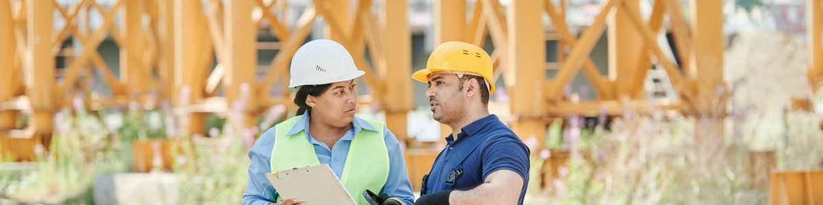 ROK Financial advisor team at construction project
